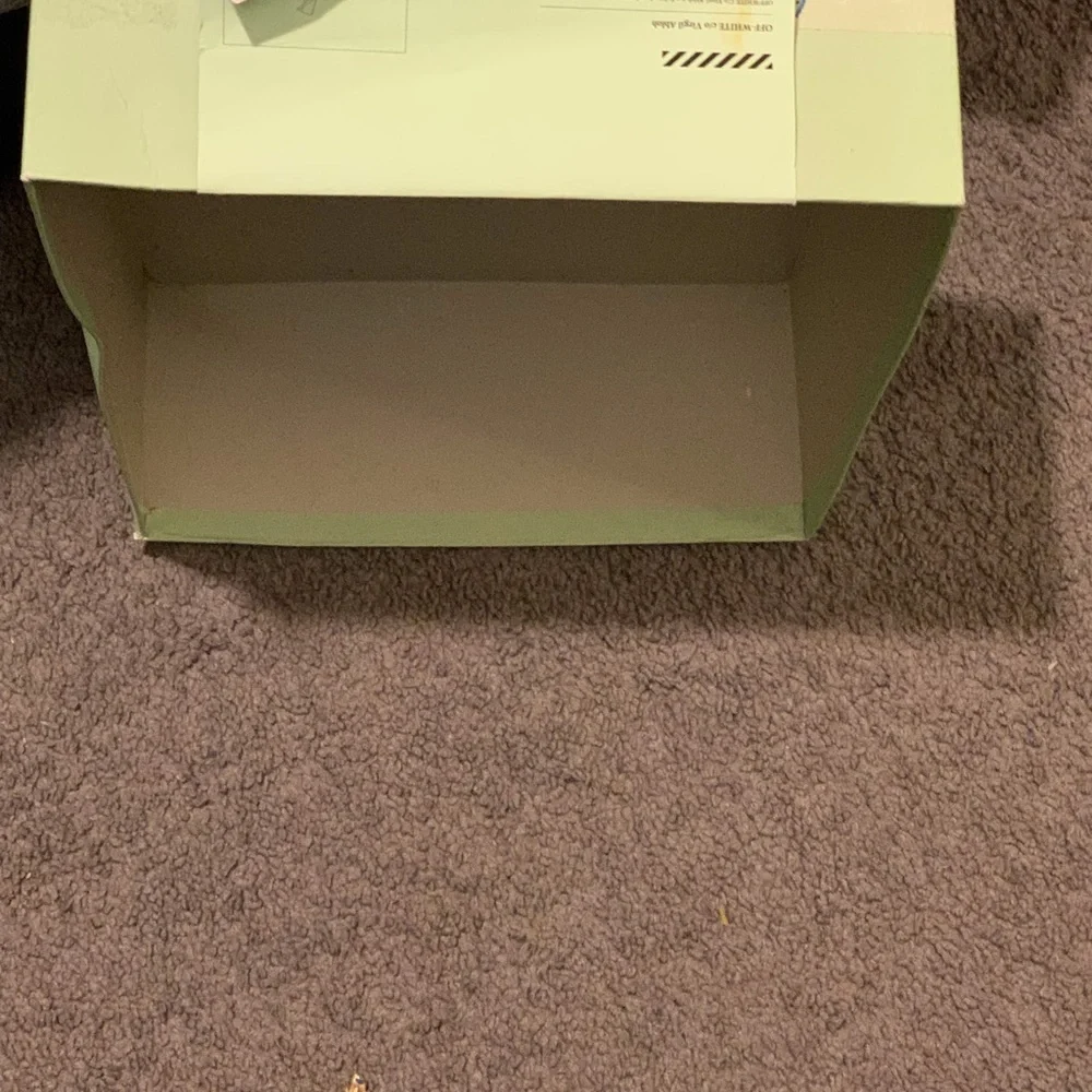 OFF-WHITE BOX 📦 JUST BOTTOM
